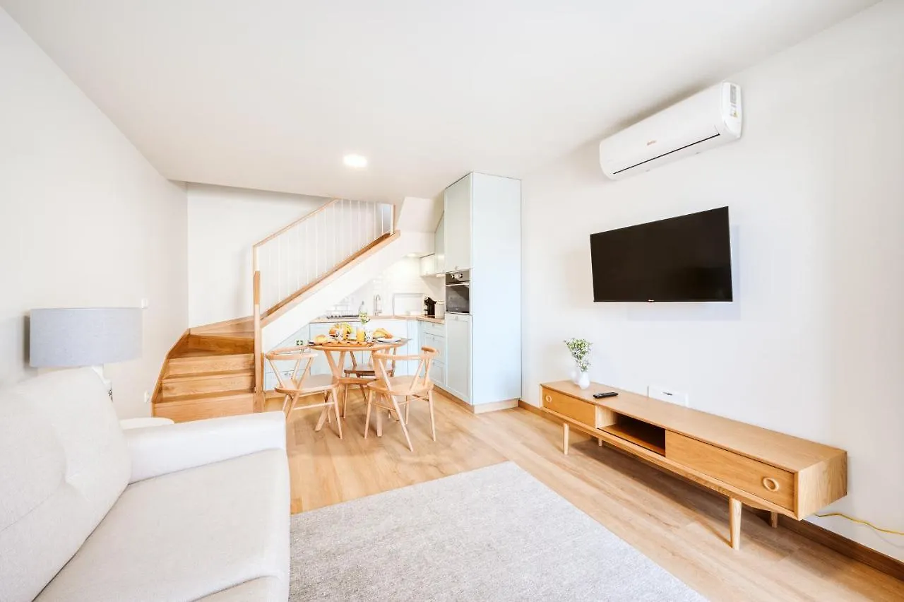 Casa Das Andorinhas - 1 Bedroom Apartment Sleeps 4 카메라데로보스