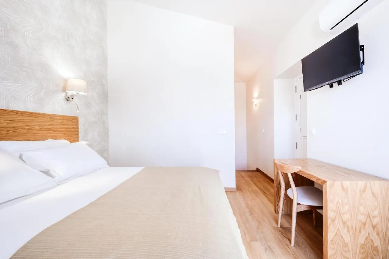 Casa Das Andorinhas - 1 Bedroom Apartment Sleeps 4 카메라데로보스
